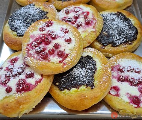 Hotové moravské koláče pripravené na pečenie