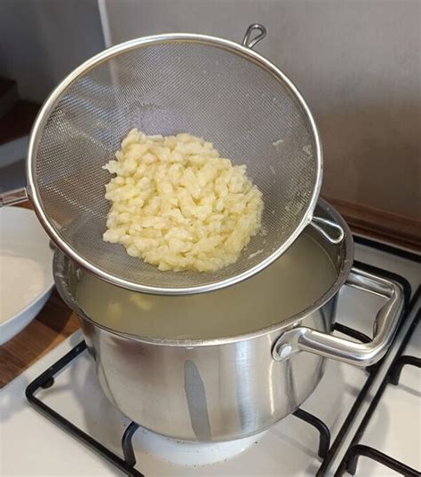príprava cesta na krupicové halušky