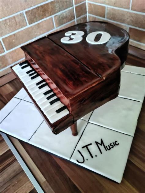 klavír ako torta