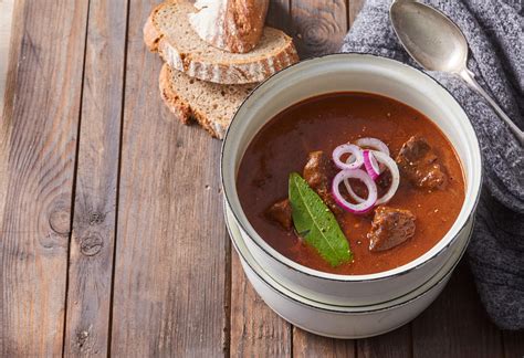 Príprava hovädzieho gulášu