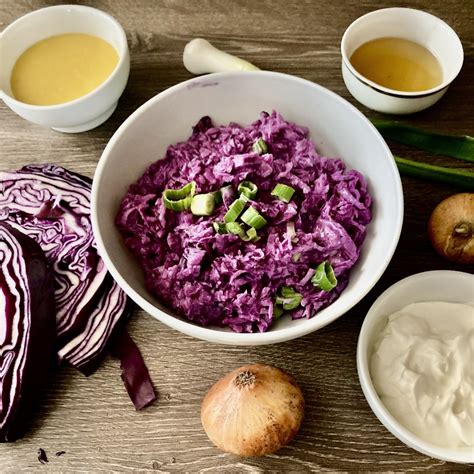 Zložky na prípravu fit šalátu z červenej kapusty