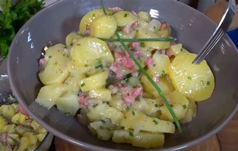 Nemecký zemiakový šalát s dijónskou horčicou