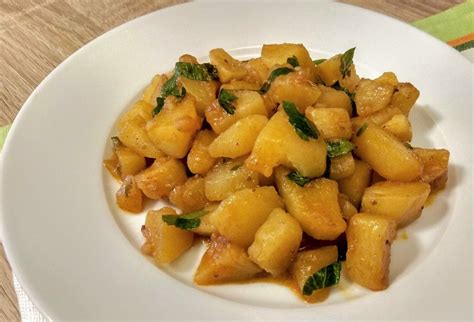 Ingrediencie na dusené zemiaky