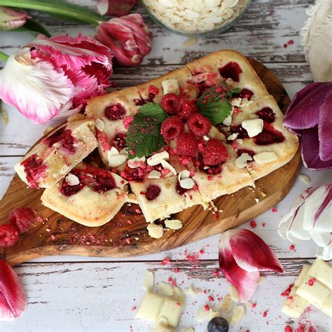 ingrediencie na rýchly koláč s bielou čokoládou
