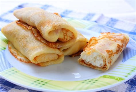 Ingrediencie na palacinky s tvarohom a hrozienkami