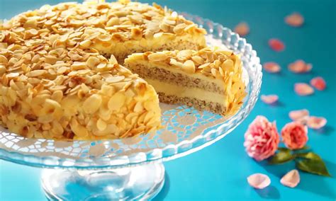 mandľová torta s piškótami