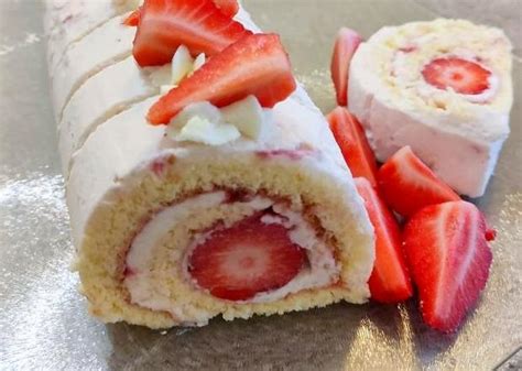 Ingrediencie pre jahodovú roládu s mascarpone