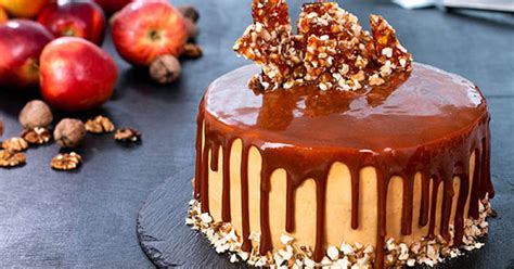 Orechová torta s karamelovou polevou