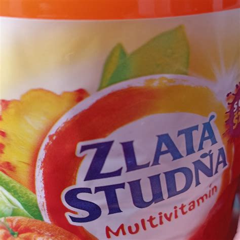 Infografika s porovnaním nutričných hodnôt rôznych príchutí sirupov Zlatá Studňa