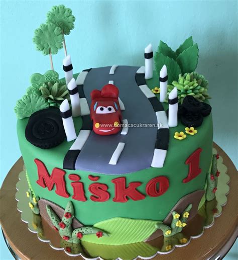 Policajná torta s odznakom a autom