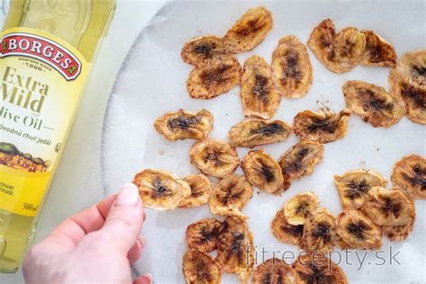 Banány so zabalenými stopkami