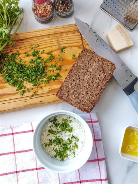 Servírovanie ražného chleba