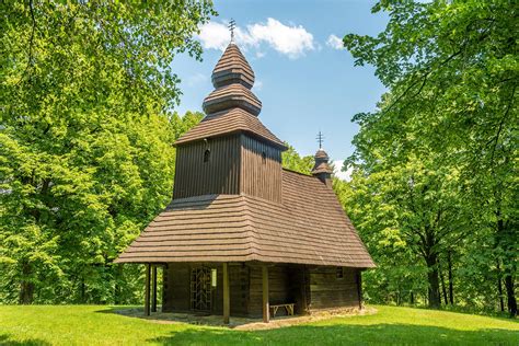 Typický rímskokatolícky kostol na Slovensku