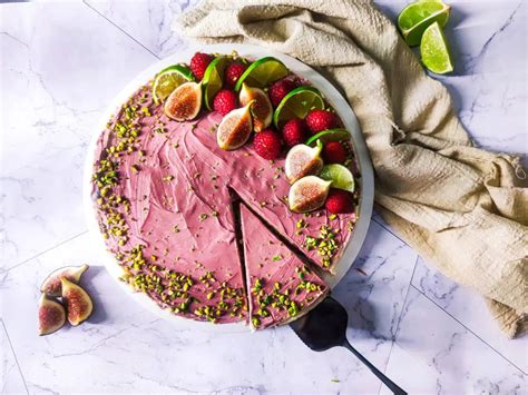 Čerstvé maliny na ozdobenie cheesecakeu