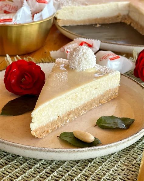Raffaello torta pripravená na servírovanie