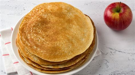 Hotové jablkové palacinky