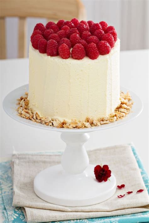 Malinová torta so šľahačkou