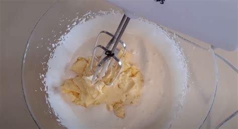 Ingrediencie na krém - mascarpone, tvaroh, smotana