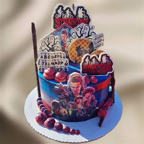 Detail zdobenia torty Stranger Things