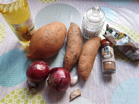 Ilustrácia botanickej rodiny zemiakov a batátov