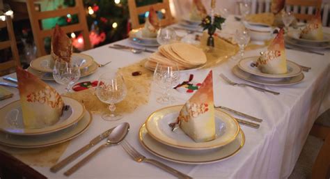 Farebná tabla s rôznymi indickými jedlami