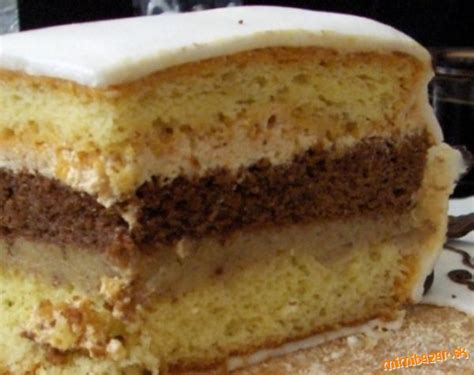 Perníková Torta s Karamelovým Krémom a Medovníkmi
