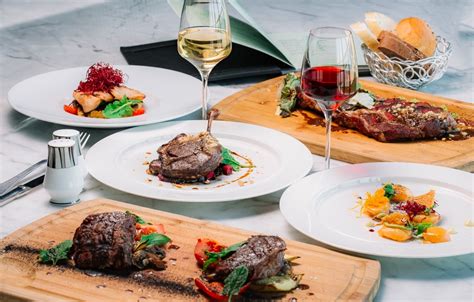 Misku s pripraveným jedlom z taro