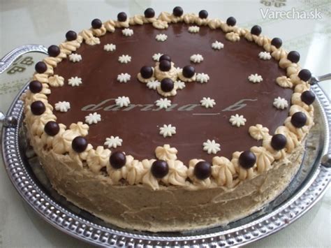 Detail torty Milka s orechami