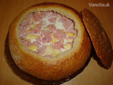 Servírovaný plnený chlieb