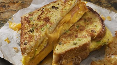 Plnený chlieb vo vajci