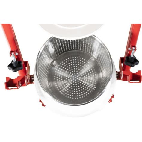 Detailný záber na lis na ovocie Güde OP 6