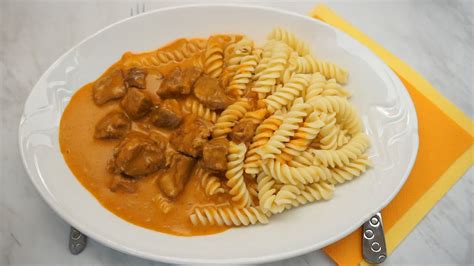 Bravčové na paprike s cestovinami