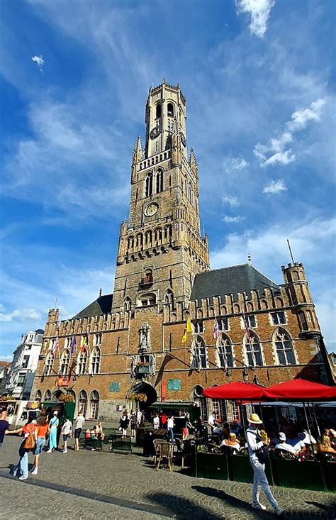 Námestie Markt v Bruggách s vežou Belfort