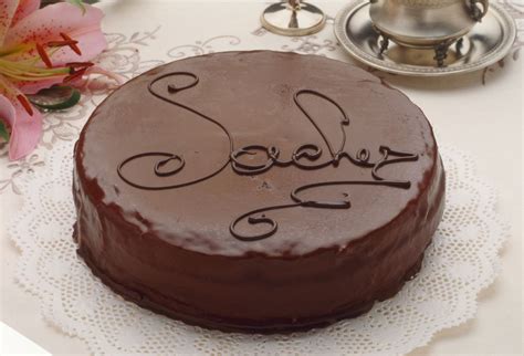 Viedenská Sacherova torta