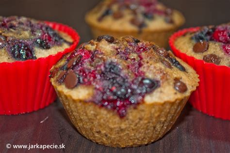 Farebné muffinky s ovocím