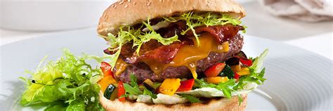 Hamburger s čedarom