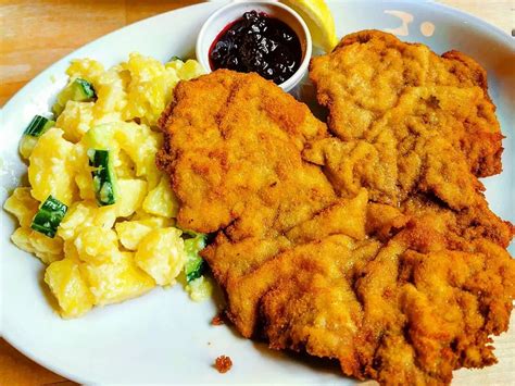 Správne vyklepané teľacie mäso na Viedenský rezeň