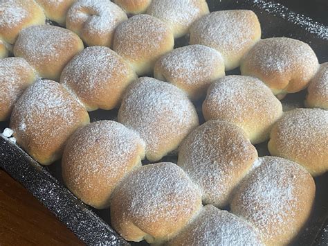 Zlatisté pečené buchty na plechu