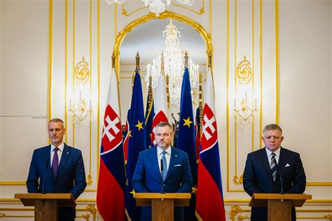 Politici pri spoločnom obede