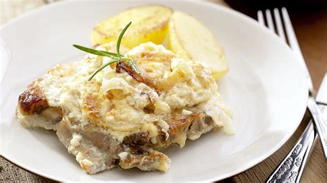 Bravčové kotlety zapečené so syrom a smotanou