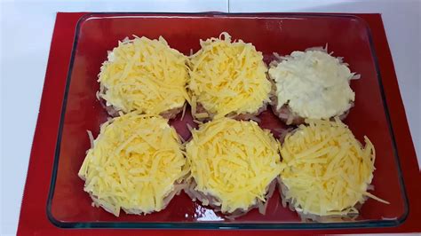 Zapekané mleté mäso so syrom a zemiakmi