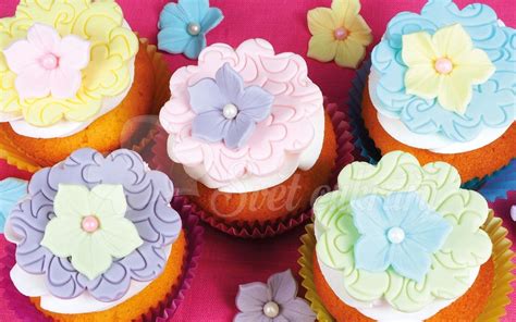 Rôzne druhy poťahovacích hmôt na tortu