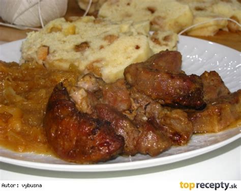 Bravčové výpečky s knedľou a kapustou