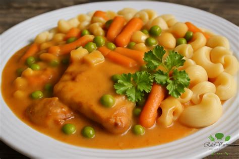 Bravčové pliecko na bratislavský spôsob s cestovinami