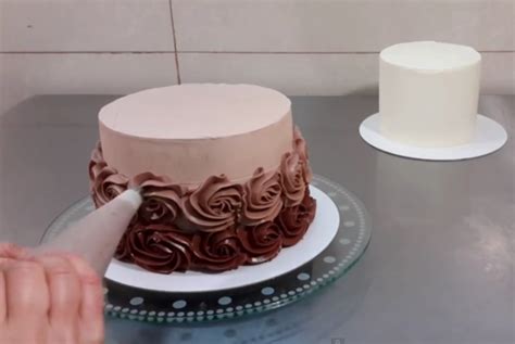 Postup zdobenia torty