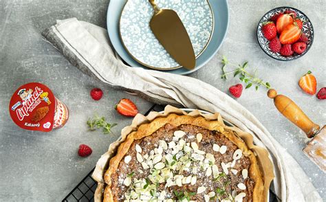 Sladký zemiakový koláč s orechovou náplňou