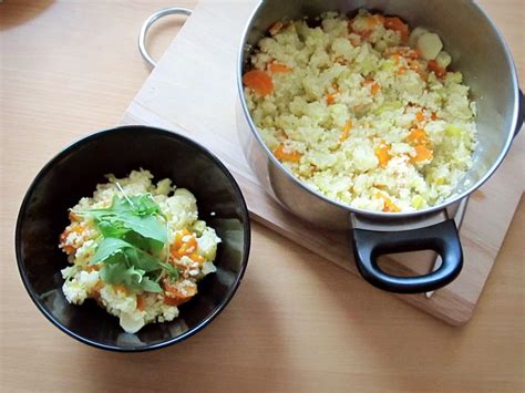 Misky s varenou zeleninou a ovocím