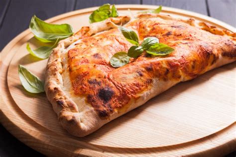 Ilustračná fotografia pizze Calzone
