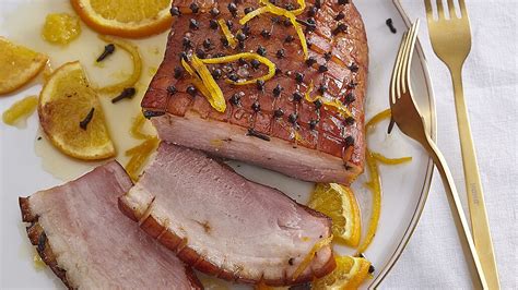 Pečená šunka s glazúrou a klinčekmi