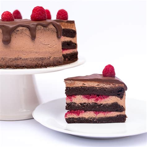 Zostavená čokoládovo-malinová torta